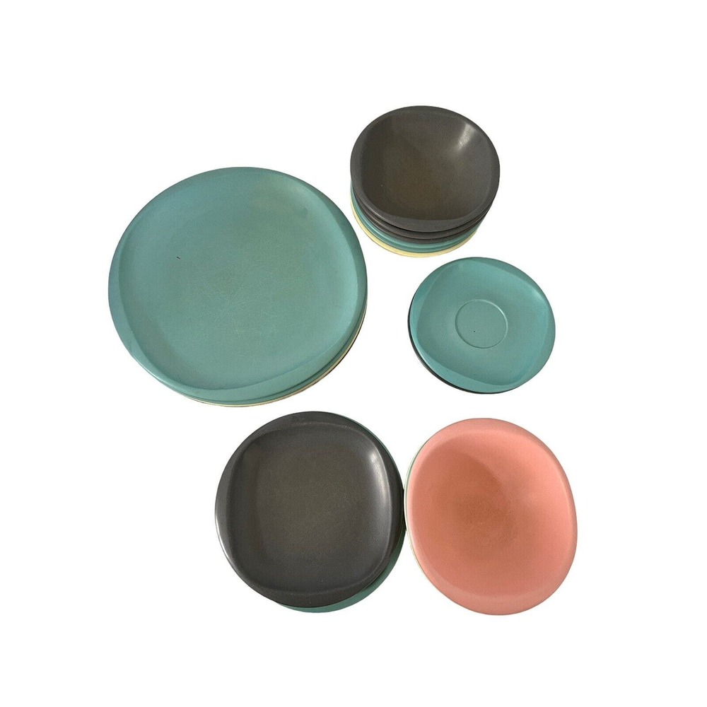 Vintage MCM BOONTON WARE Melmac 20 Piece Lot Multicolor Plates Bowls Saucers etc